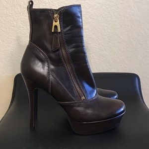 Guess Zipper Boot/Heels